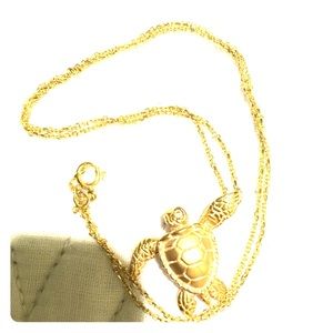 Na Hoku yellow gold & diamond turtle pendant